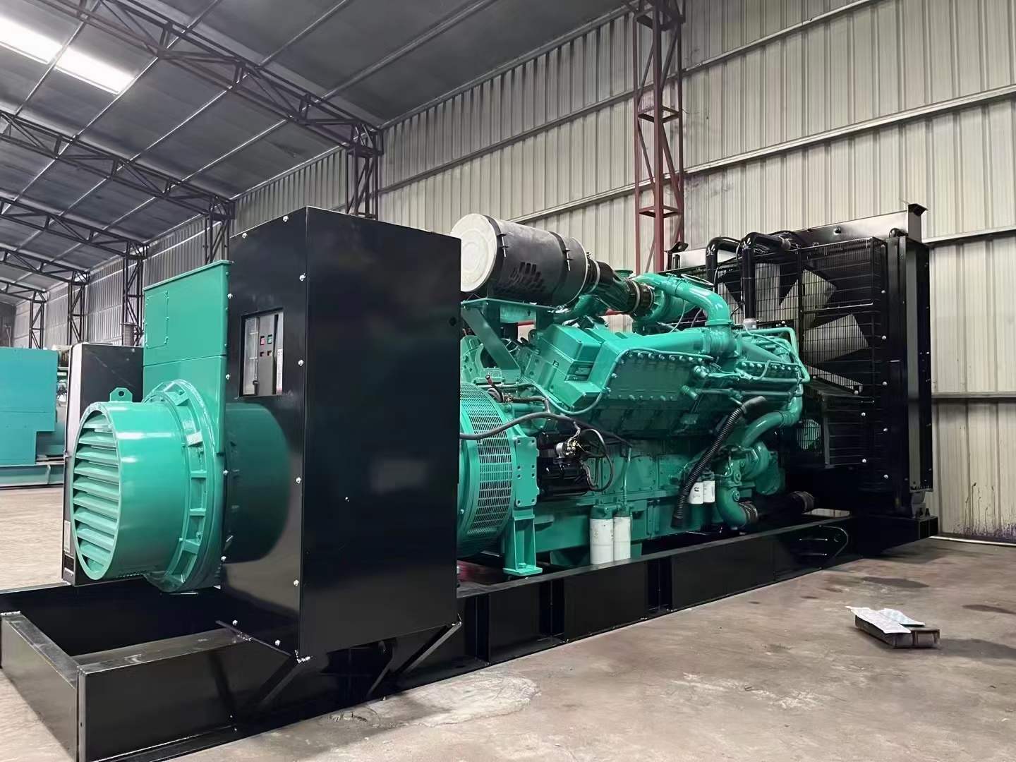 会泽如何降低 800kW 柴油发电机输出电流的波动？