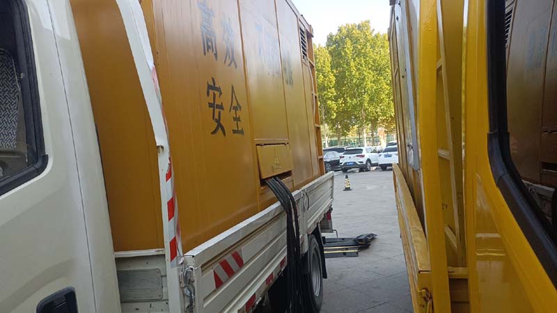 会泽如何判断柴油发电机组和UPS电源的切换时间是否符合要求？
